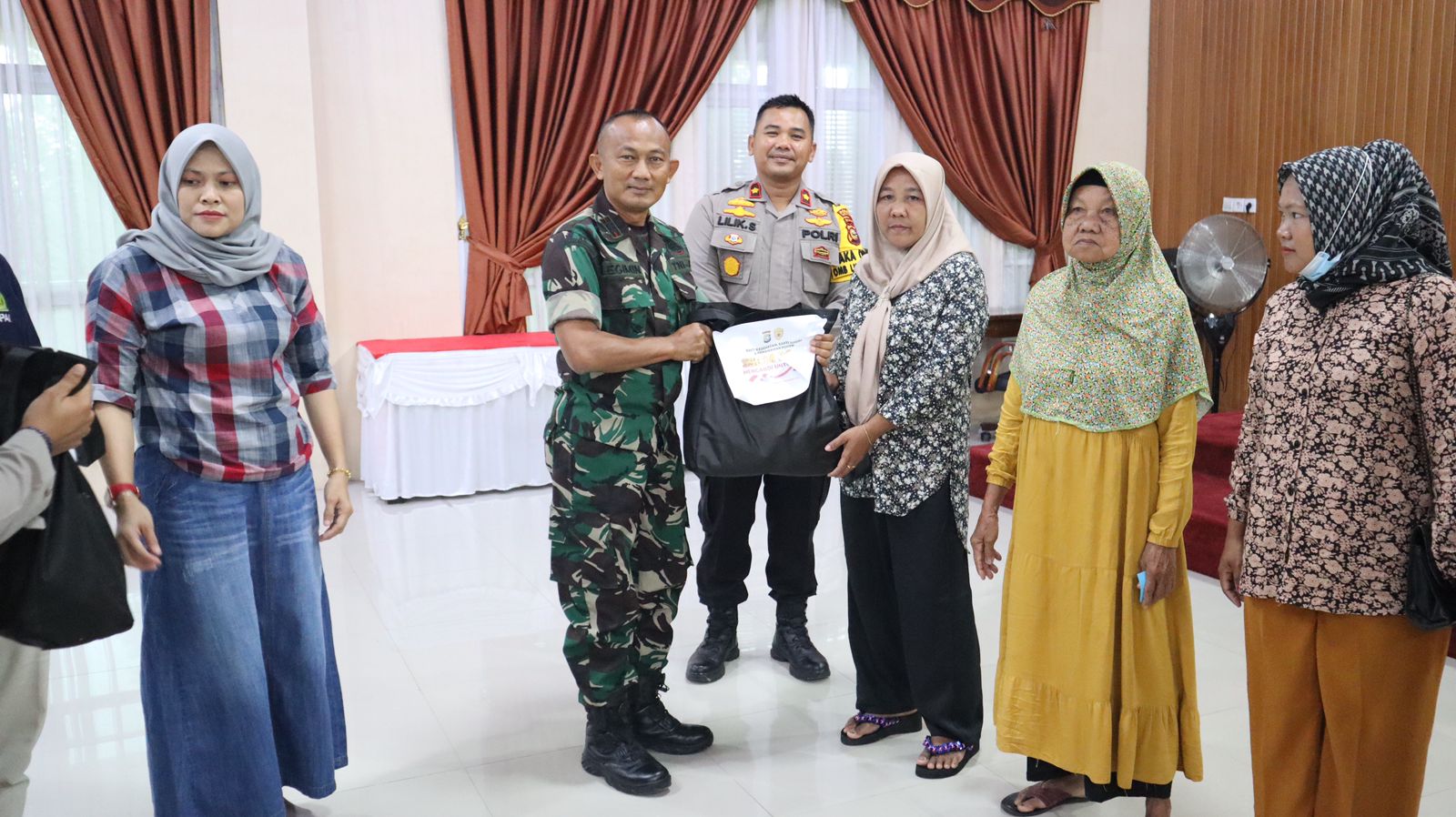 Polres Kuansing Gelar Bakti Sosial dan Bakti Kesehatan Dalam Rangka Rakorbin SDM dan PNS Polri Tahun